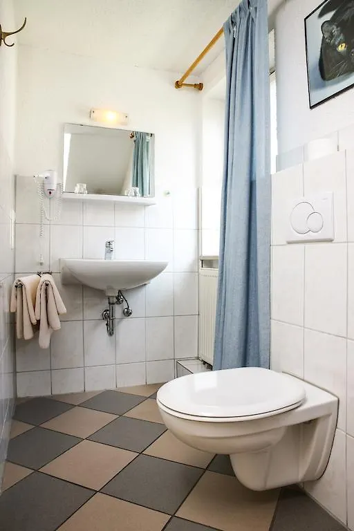 Hotel Reutiner Hof Lindau  2*, Lindau (Bodensee)